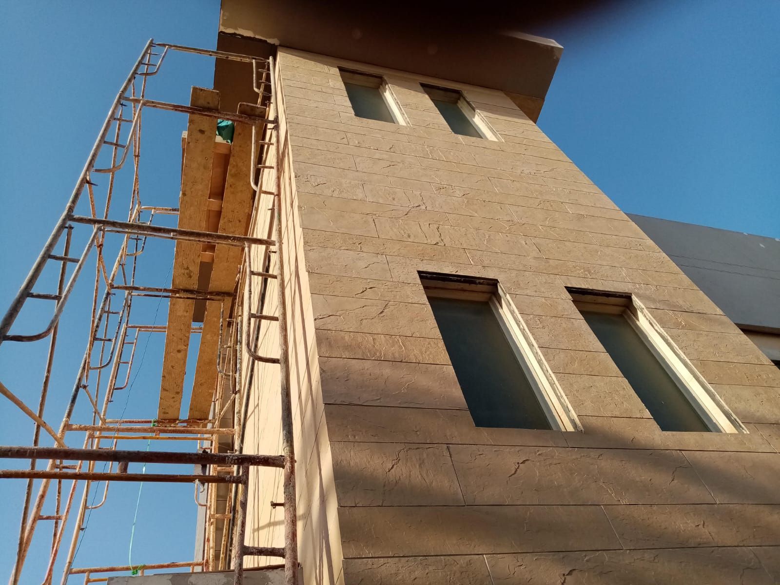 معلم تركيب صفايح حجري بديل الحجر داخلي او خارجي في