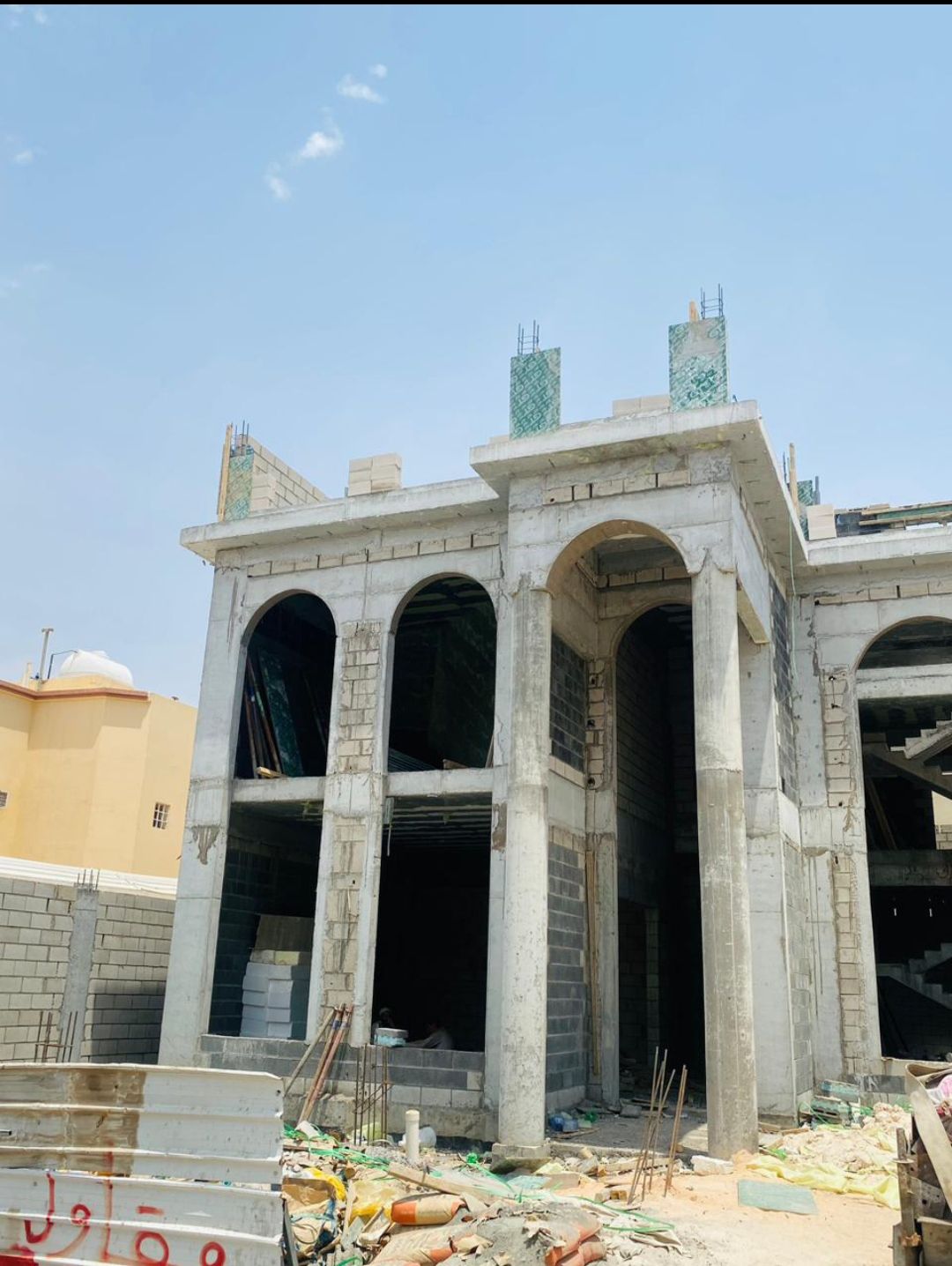 مقاولات عامه بناء فلل ستراحات مسابح مشبات اسوار تر