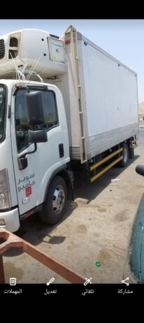 يوجد لدينا دينا لنقل العفش والاغراض 0593140317