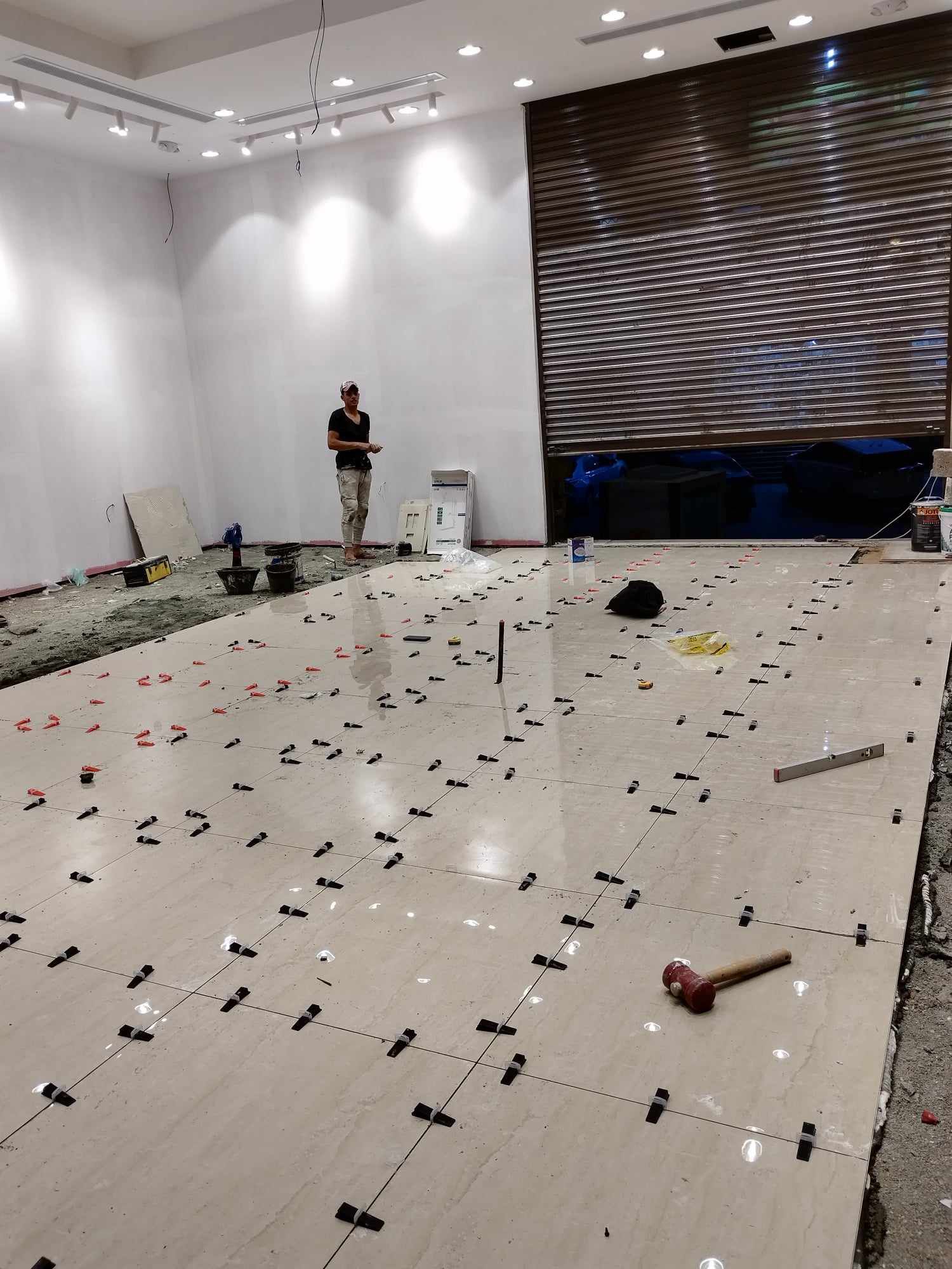 مبلط سيراميك