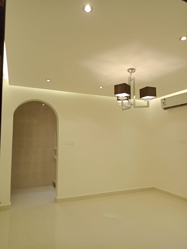 تركيب عوازل اسطح مانعه لتسرب المياه واحافضه من الت