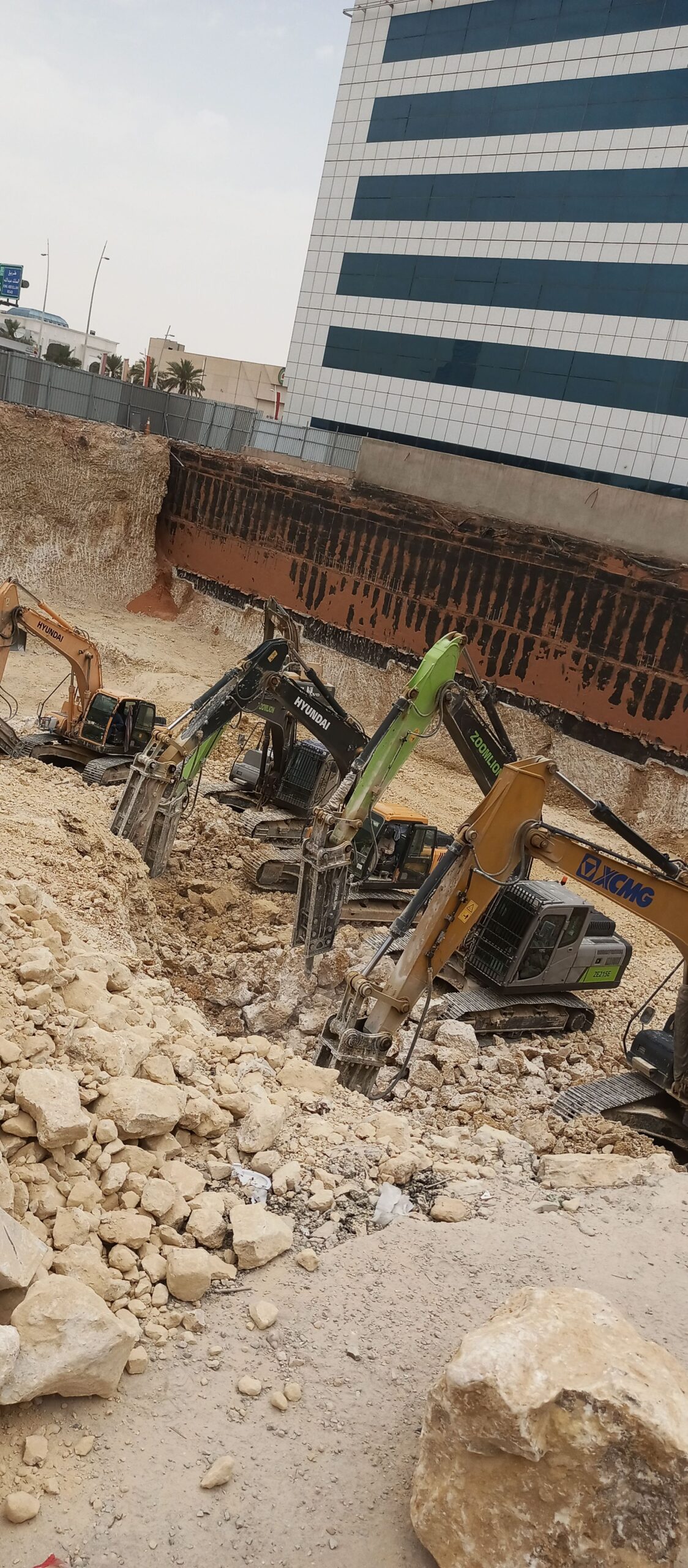 مؤسسة هدم مباني الرياض