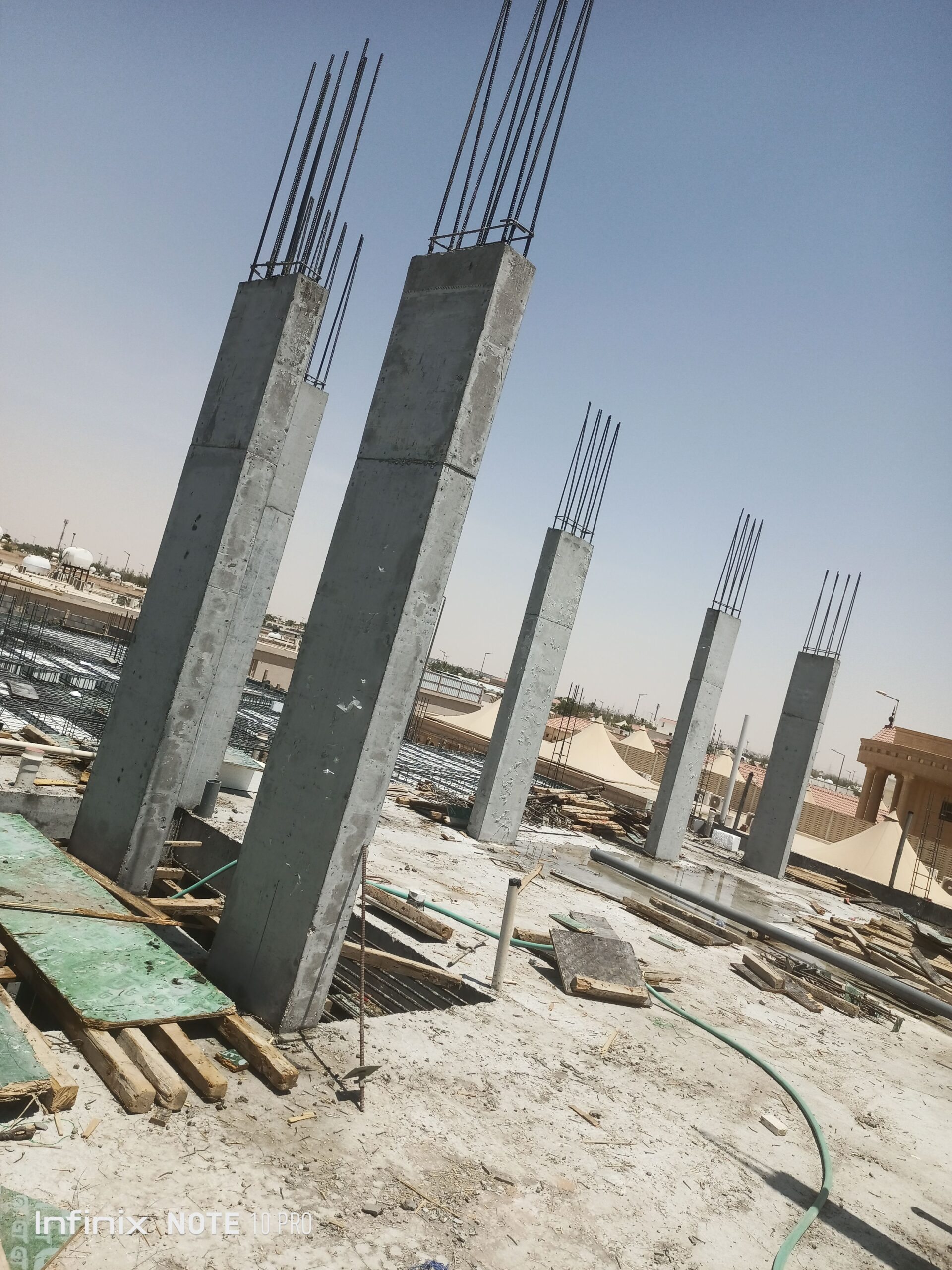 مقاولات عامه بناء فلل ستراحات مسابح مشبات اسوار تر