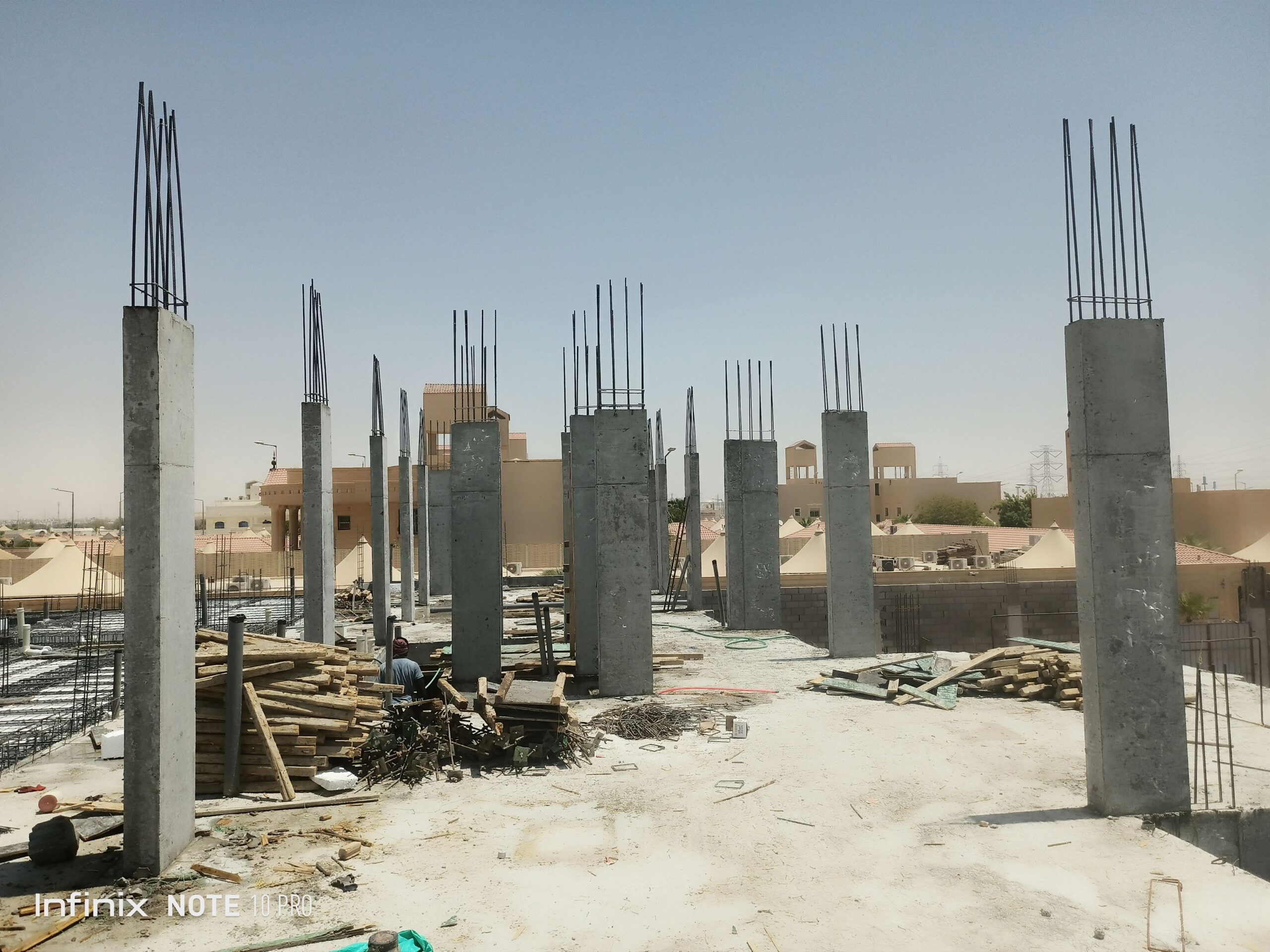 مقاولات عامه بناء فلل ستراحات مسابح مشبات اسوار تر