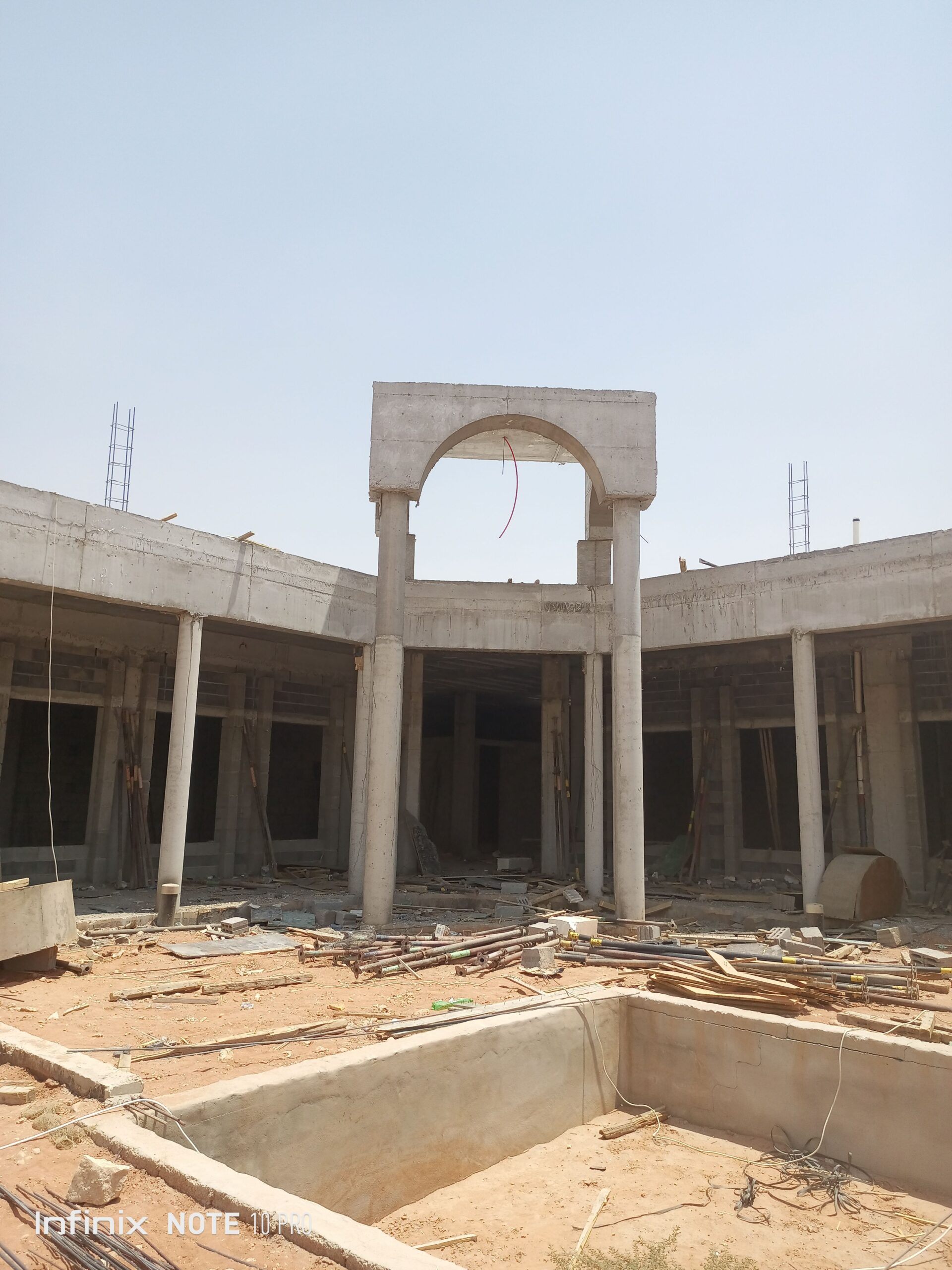 مقاولات عامه بناء فلل ستراحات مسابح مشبات اسوار تر