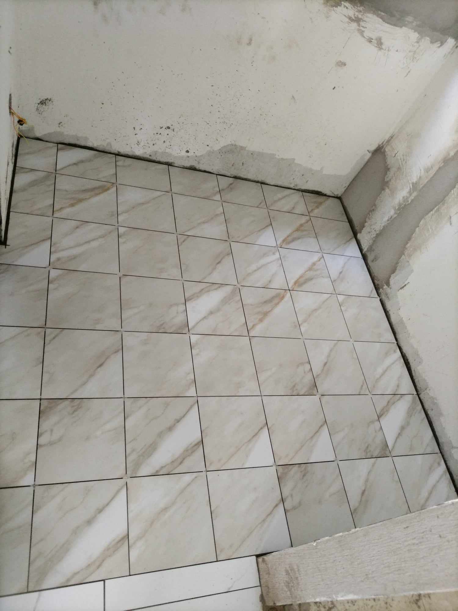 مبلط سيراميك