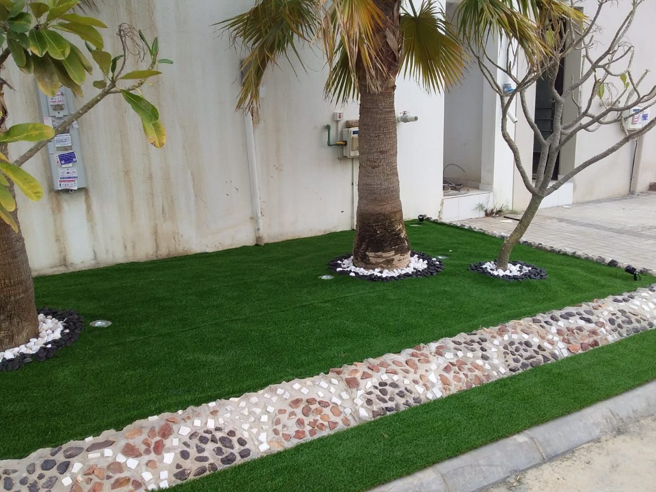 أبو حمزة النقيب لتنسيق الحدائق وبيع الشتلات والأسم