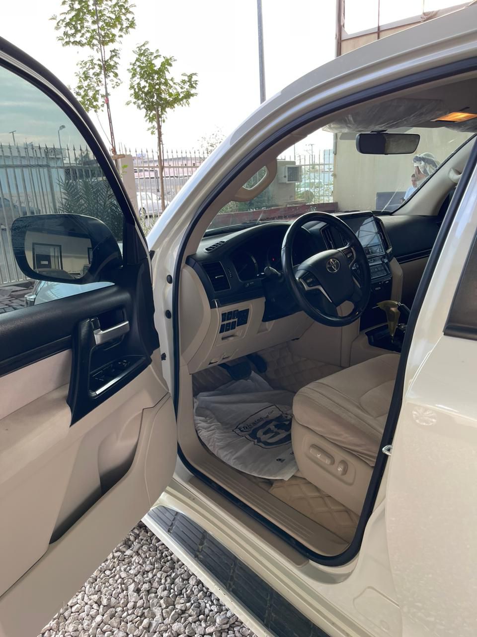 توياتا لاندكروز على شرط الفحص مجدده مفحوصه جاهز نق