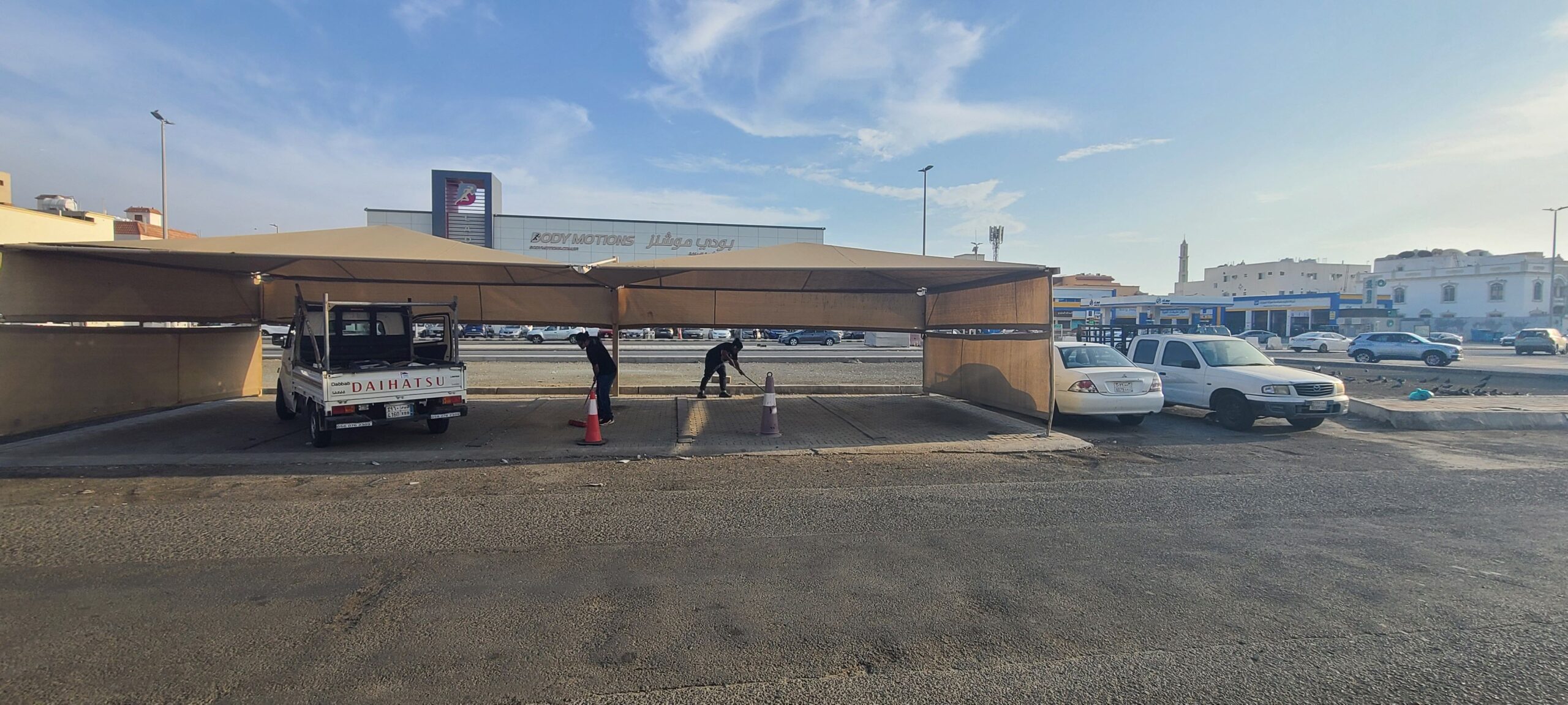 مظلات وسواتر وبيوت شعر