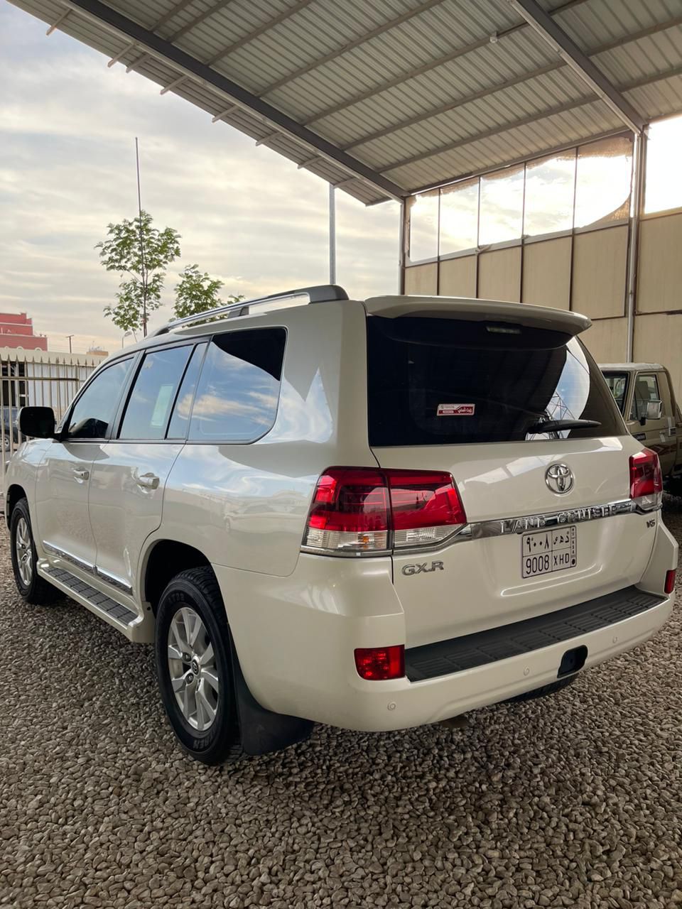 توياتا لاندكروز على شرط الفحص مجدده مفحوصه جاهز نق