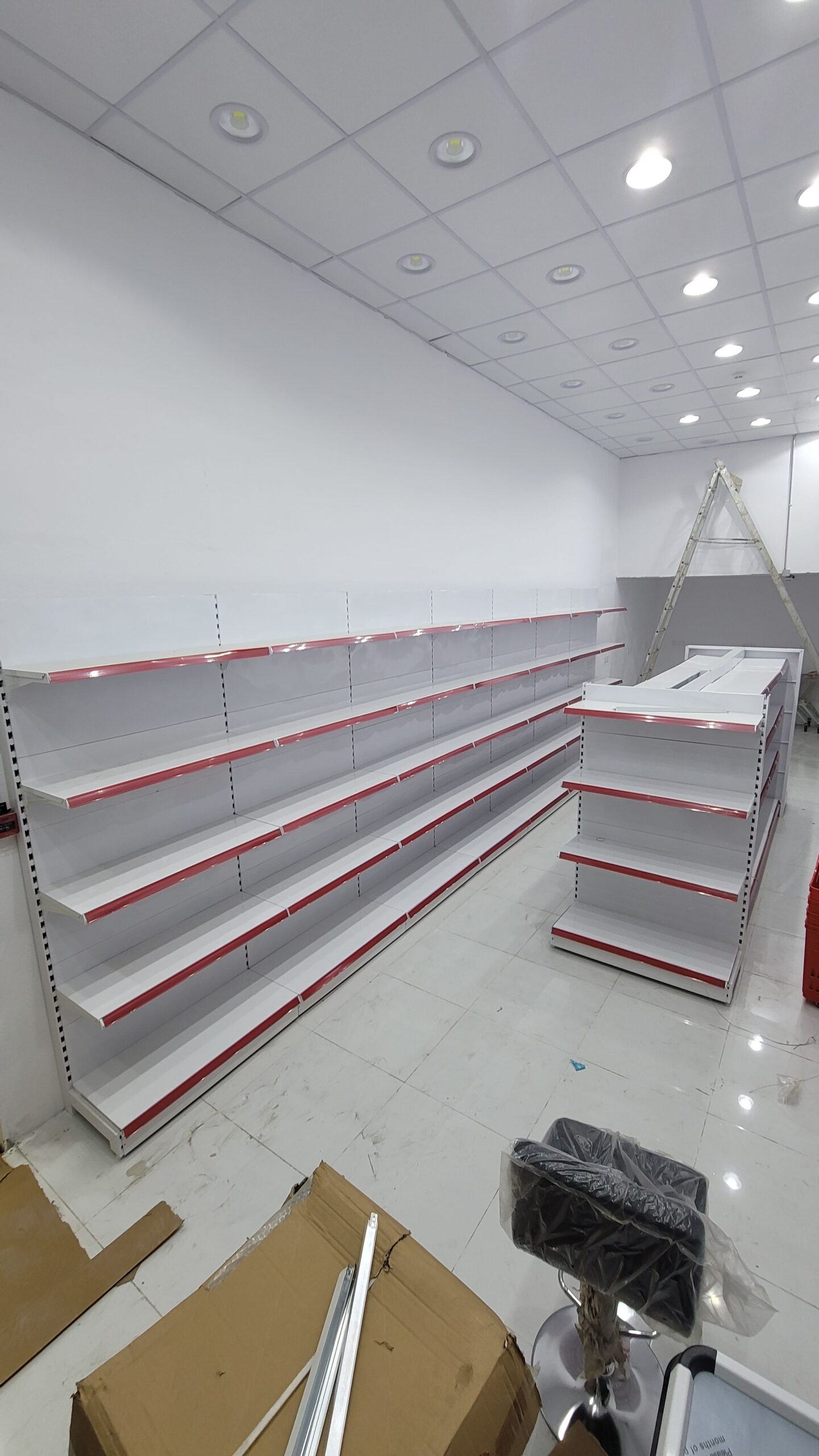 رفوف ودواليب تخزين رفوف مستودع