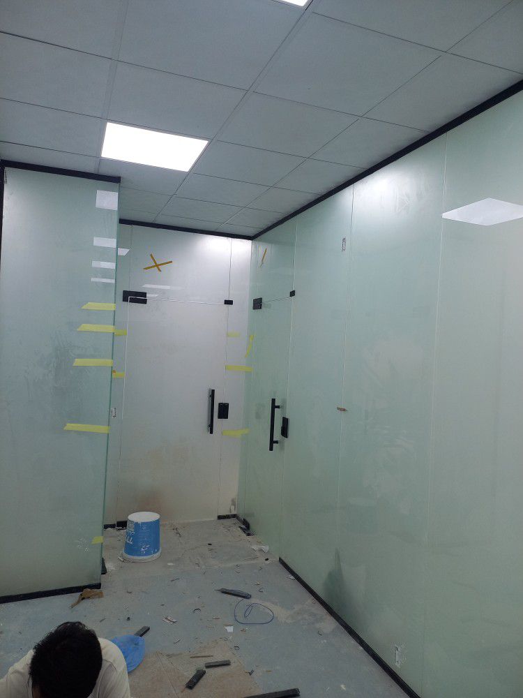 توريد وتركيب زجاج سكريت