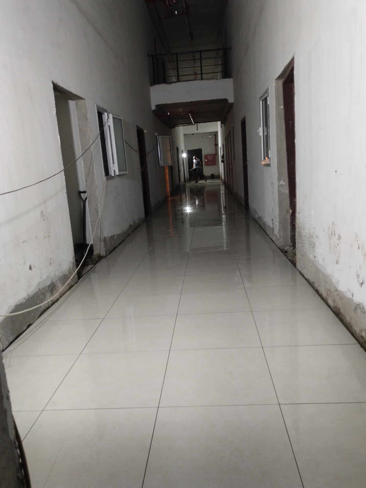 مبلط سيراميك