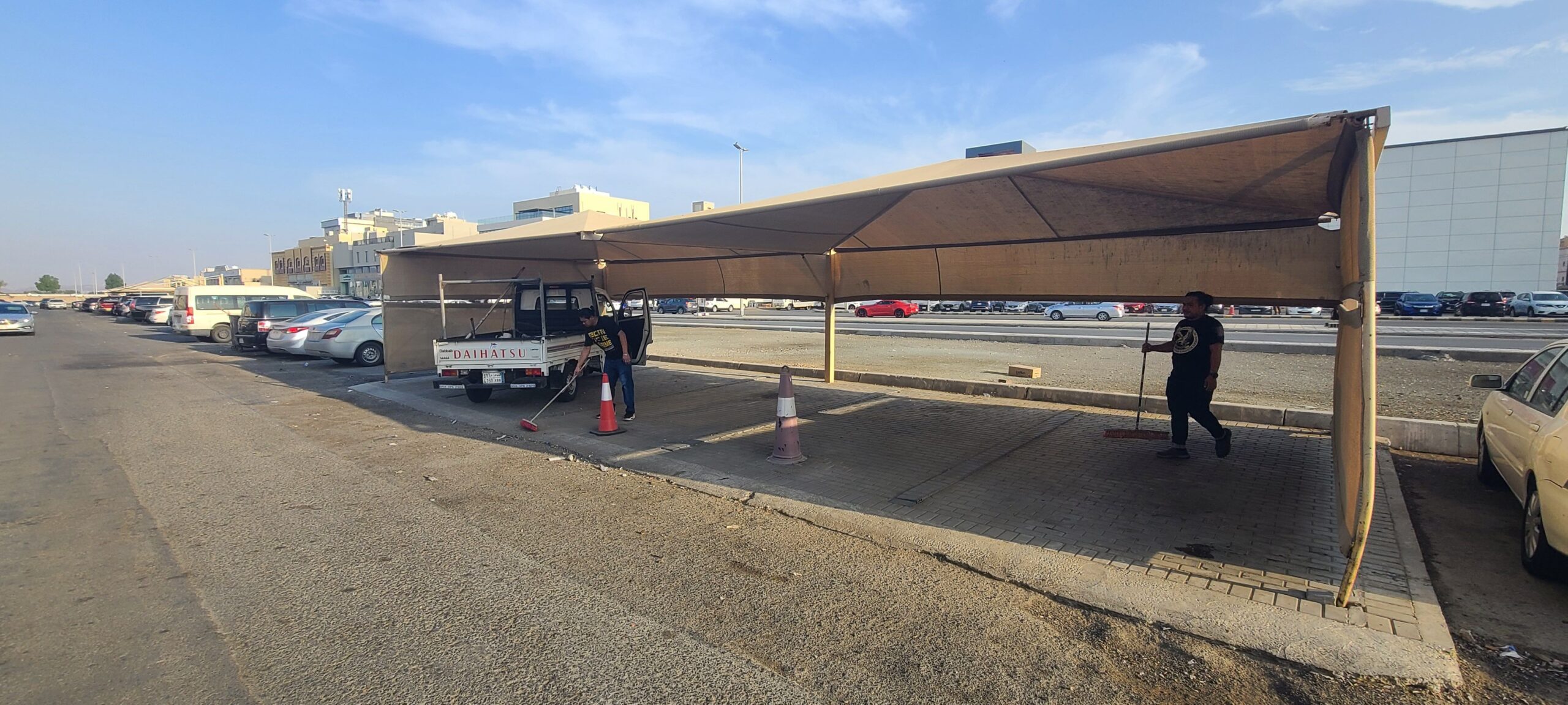 مظلات وسواتر وبيوت شعر