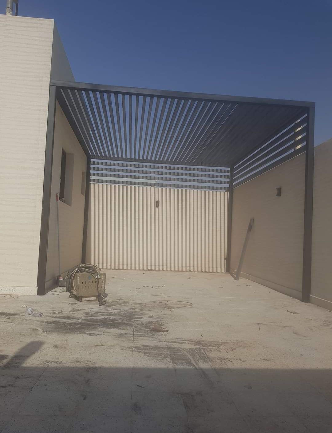 مضلات وسواتر وجلسات وهناجر مستودعات ساندويش بانل و