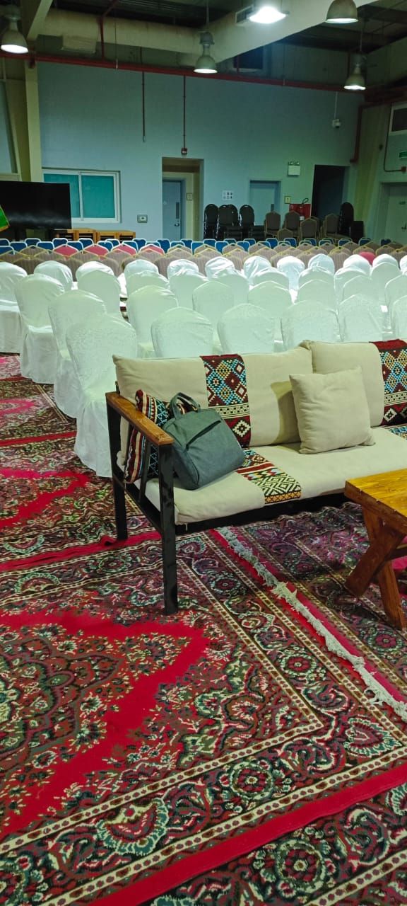 تاجير كراسي وطاولات وسماعات وزل ومكيفات وجلسات شعب