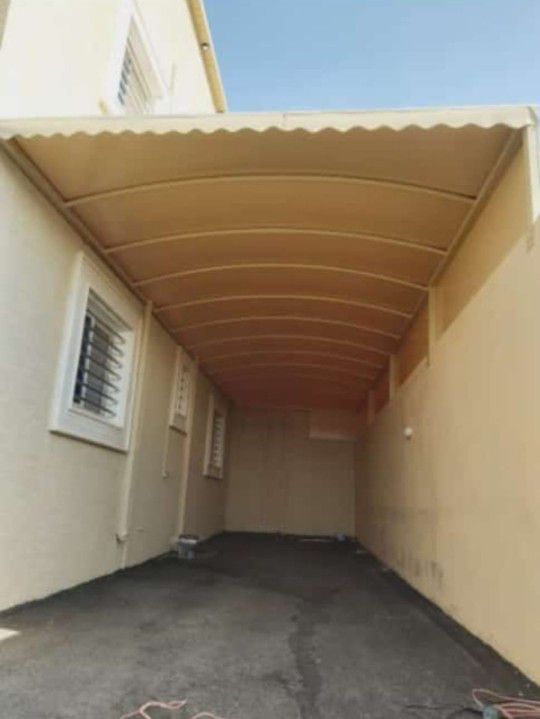 مضلات وسواتر وجلسات وهناجر مستودعات ساندويش بانل و