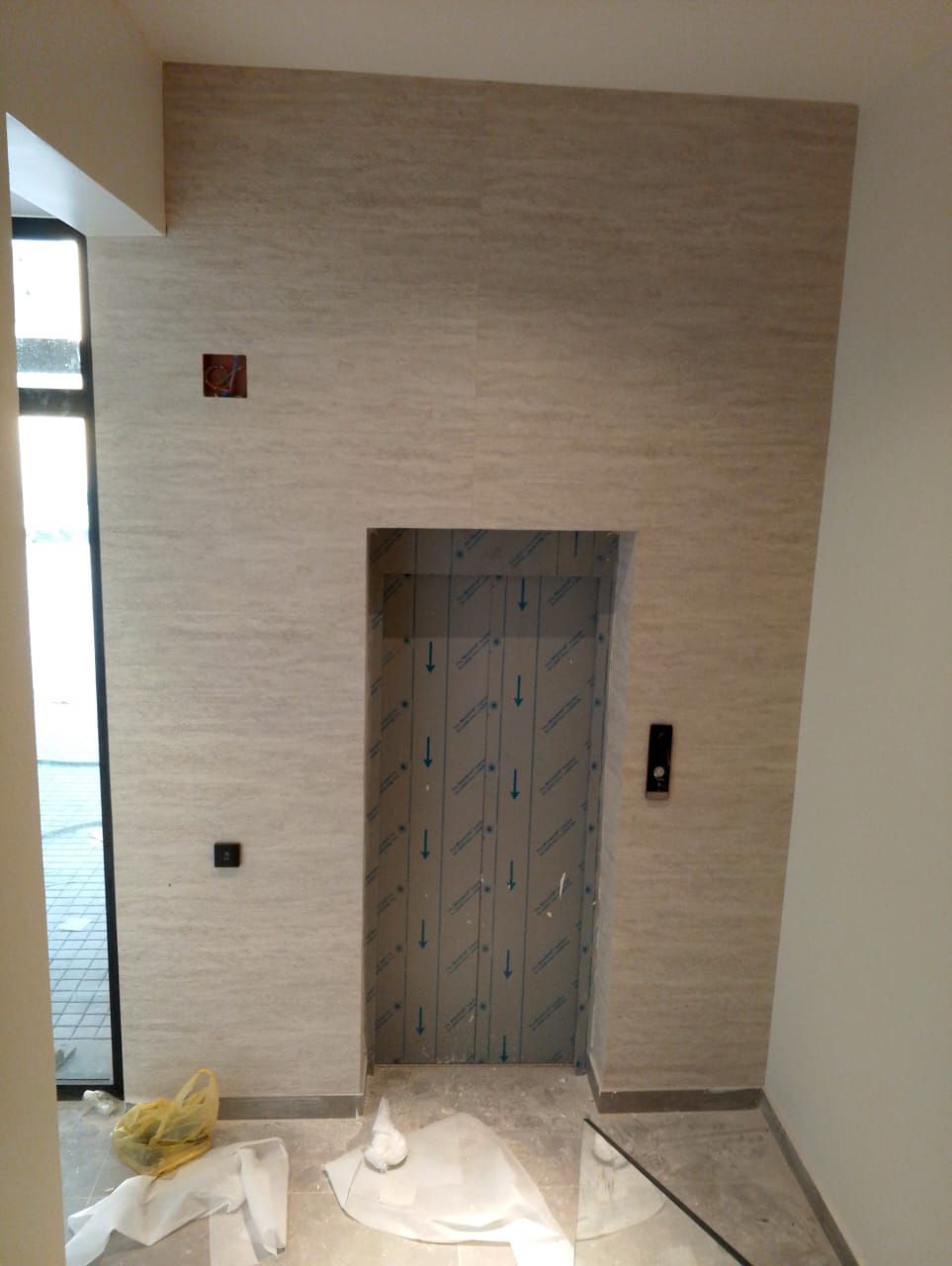 معلم تركيب صفائح حجري صفائح طيني داخلي او خارجي في