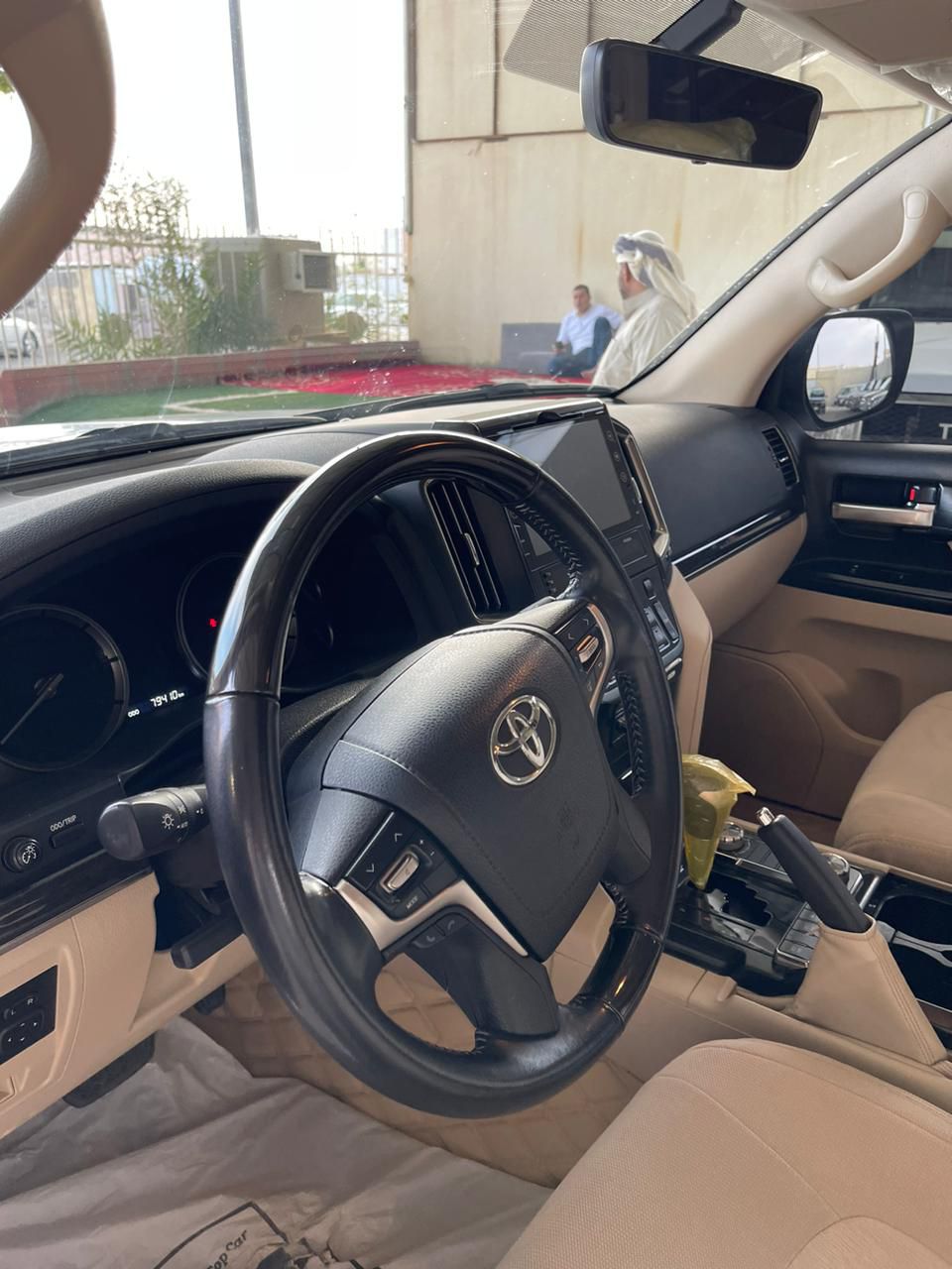 توياتا لاندكروز على شرط الفحص مجدده مفحوصه جاهز نق