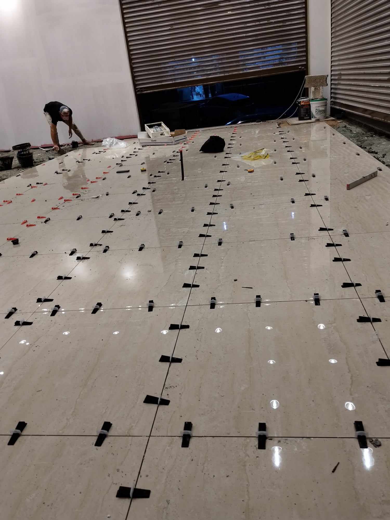 مبلط سيراميك