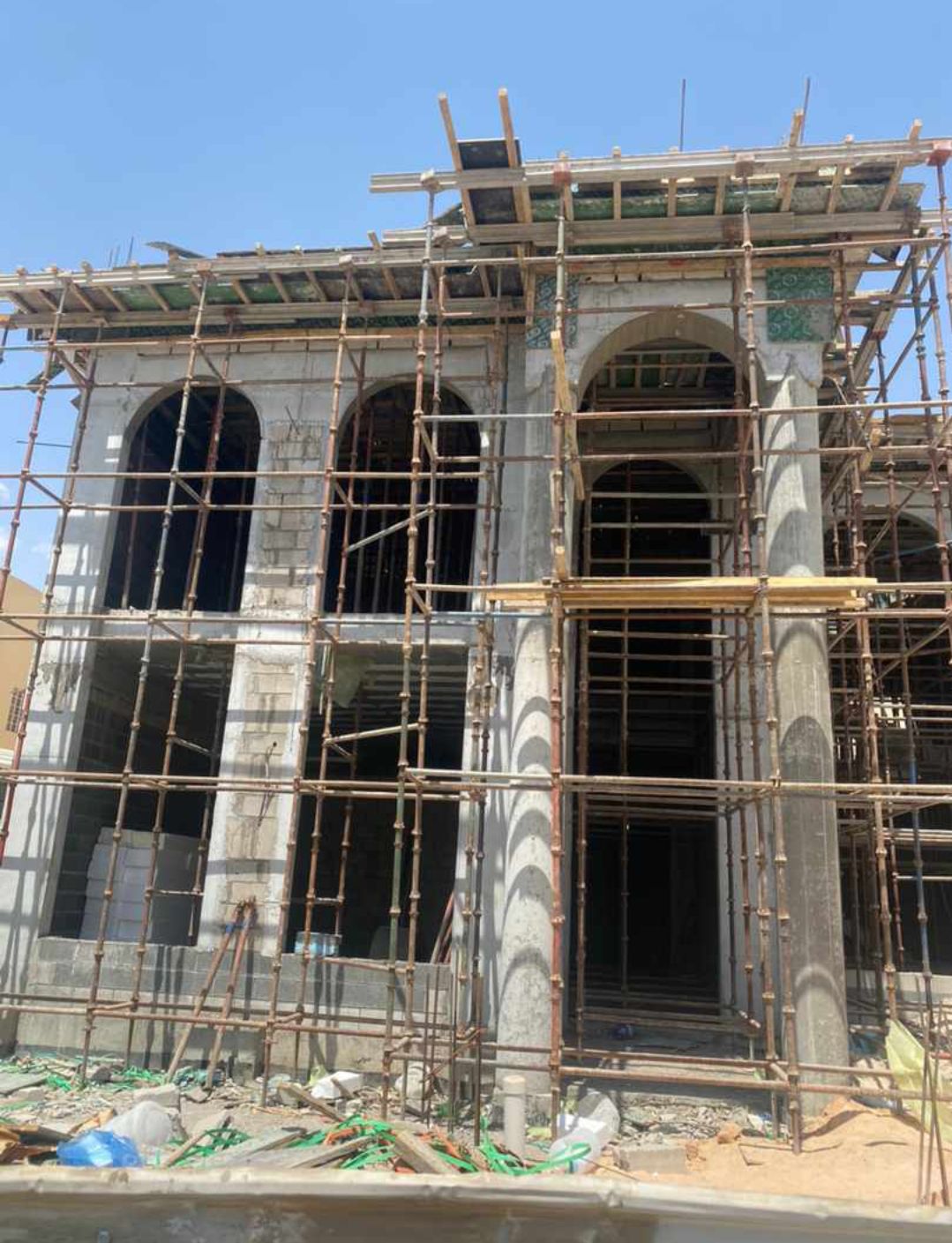 مقاولات عامه فلل ملاحق ستراحات مسابح مشبات اسوار ت