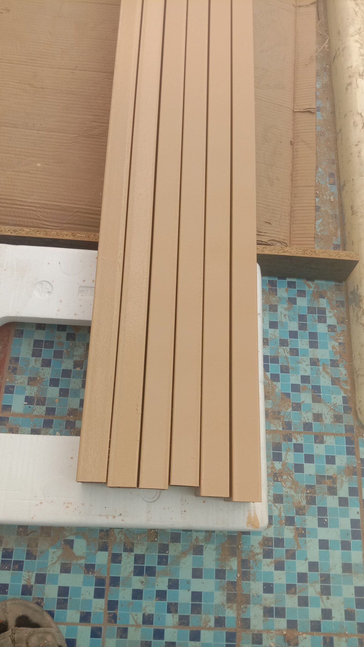 مضلات سيارات وجميع اعمال الحداده هناقر سواتر جلسات