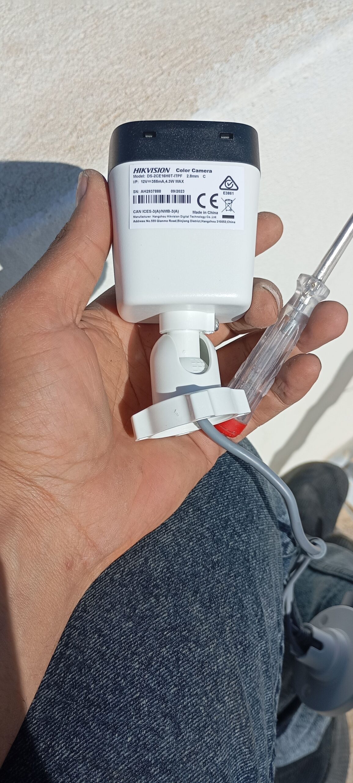 فنى كاميرات مراقبة واجهزة البصمة وانتركوم