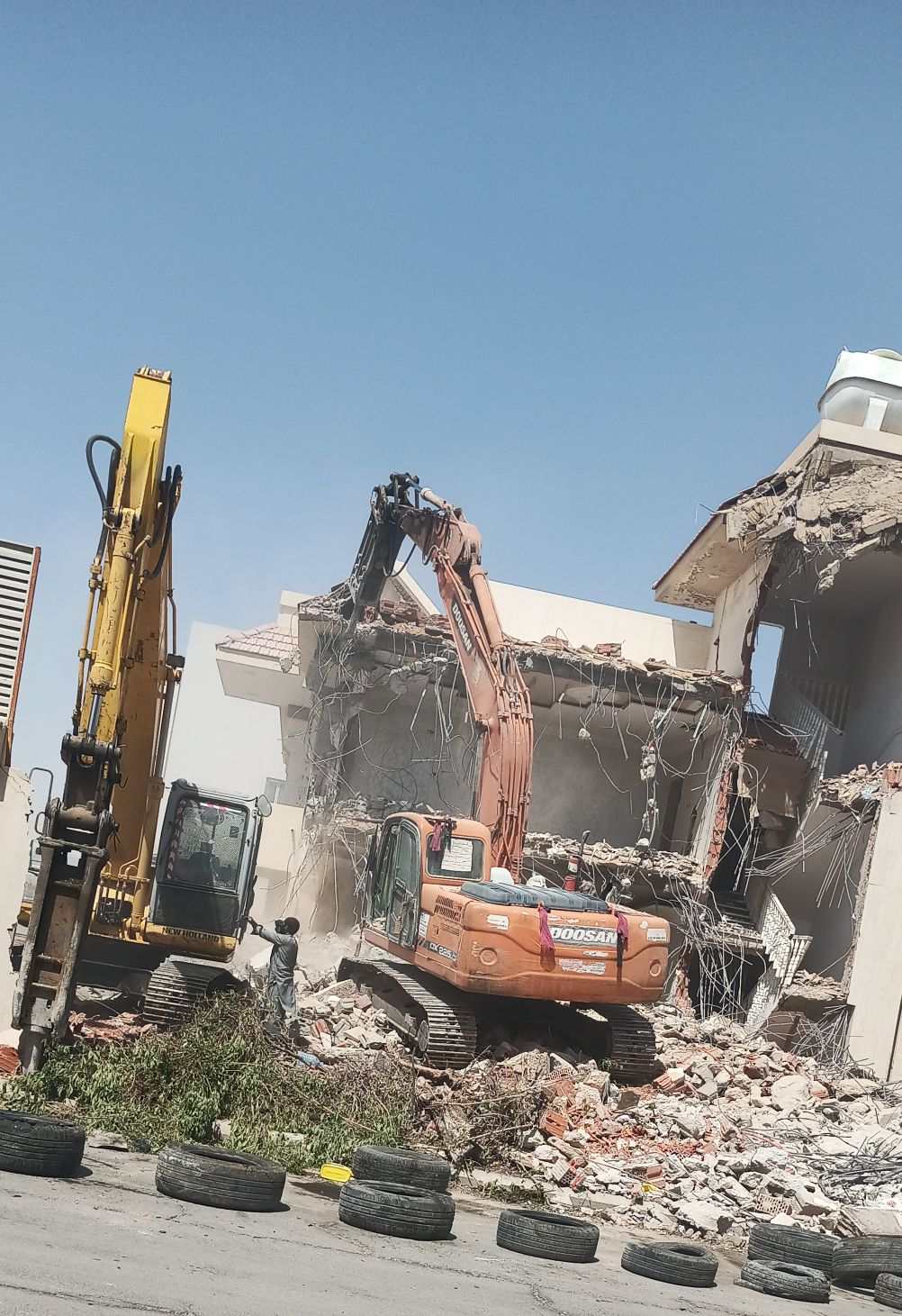 مؤسسة هدم مباني الرياض