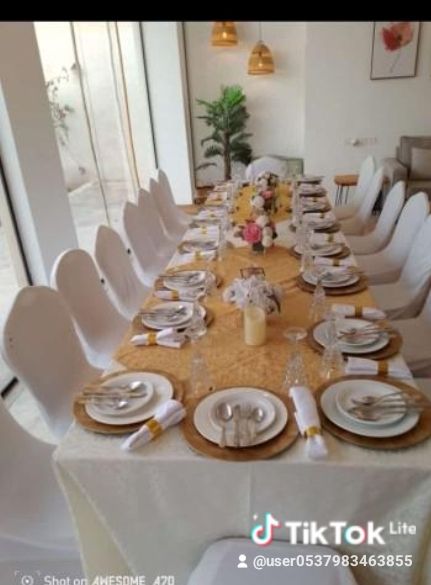 تاجير كراسي وطاولات وسماعات وزل ومكيفات وجلسات شعب