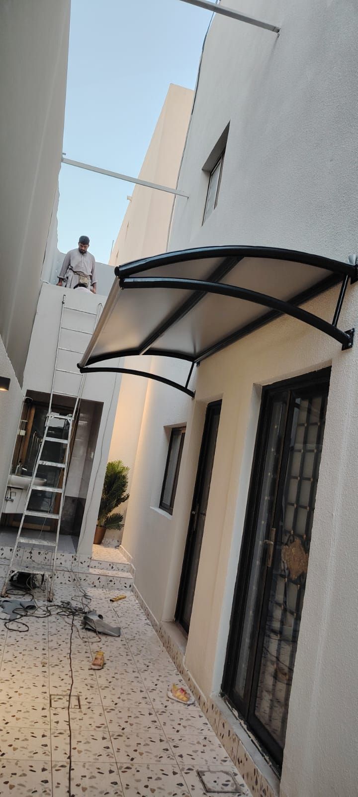 مظلات وسواتر وبيوت شعر