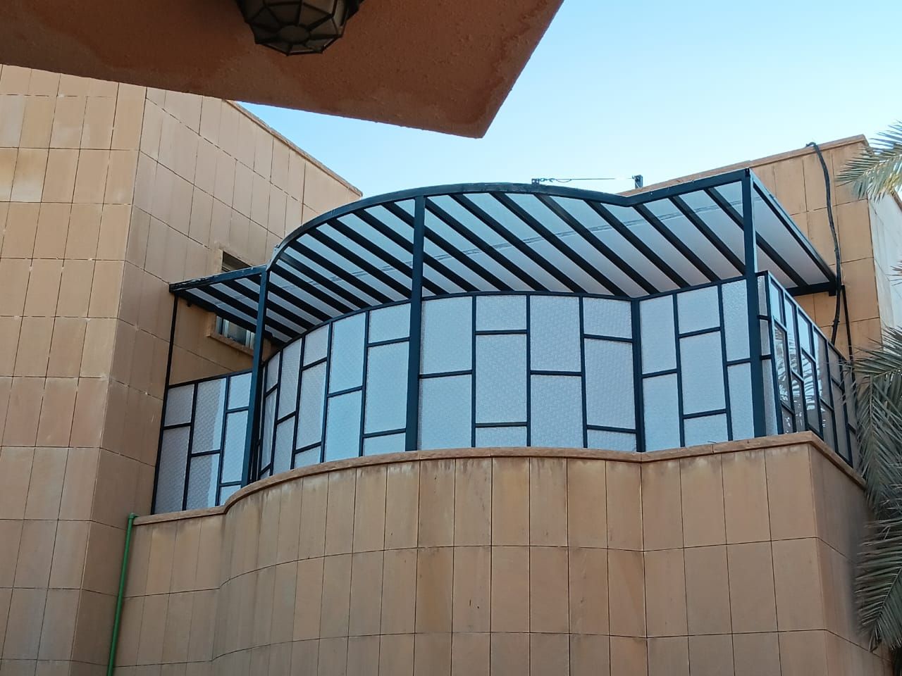 حداد سندويتش بنل بناء ملاحق