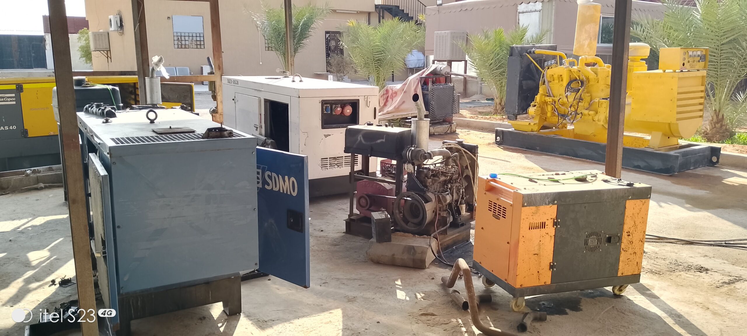 يوجد لدينا مولدات كهربائيه للبيع أو للإيجار كاتم ل