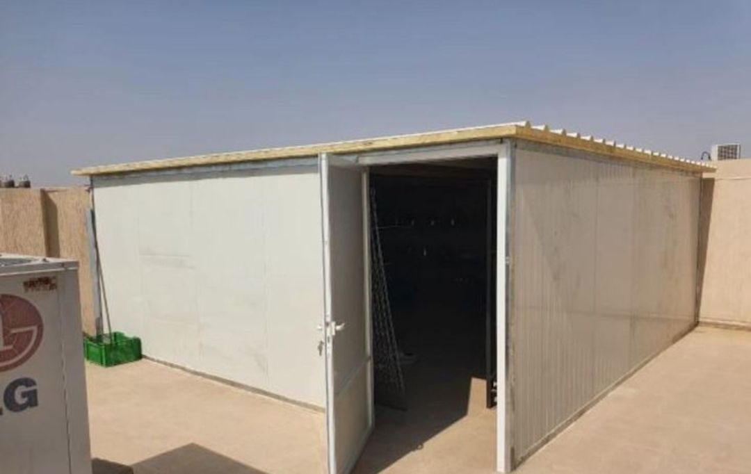 مضلات وسواتر وجلسات وهناجر مستودعات ساندويش بانل و