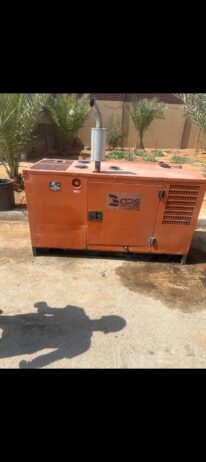 يوجد لدينا مولدات كهربائيه للبيع أو للإيجار كاتم ل