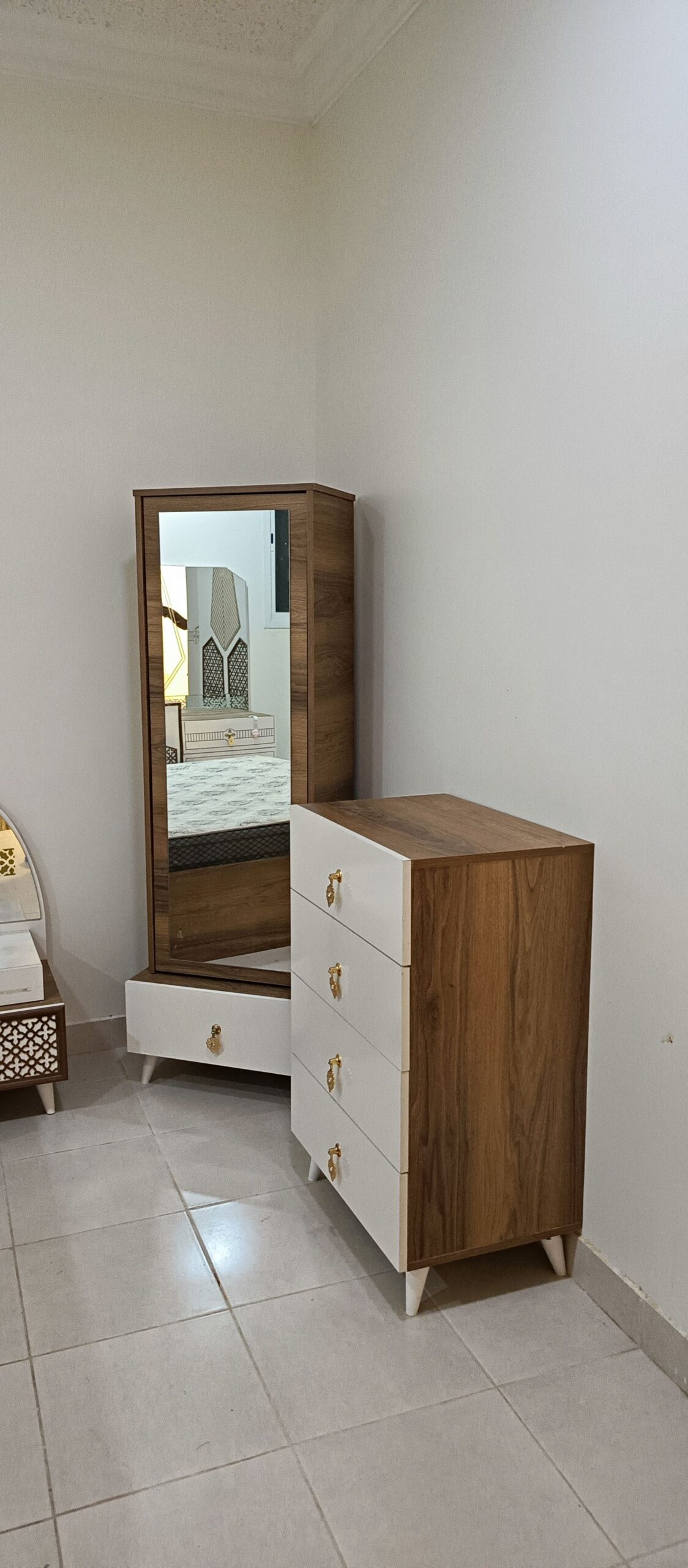 فك ونقل وتركيب الاثاث ونقل العفش