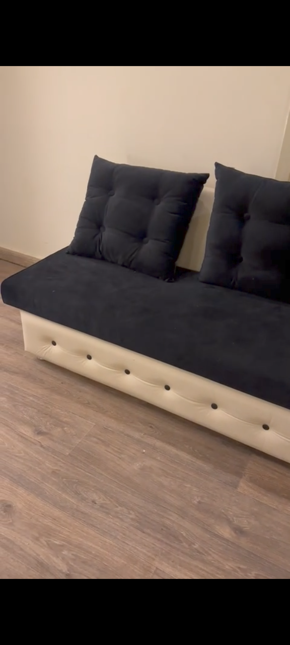 كنب للبيع مع ثلاث طاولات سيم 1500