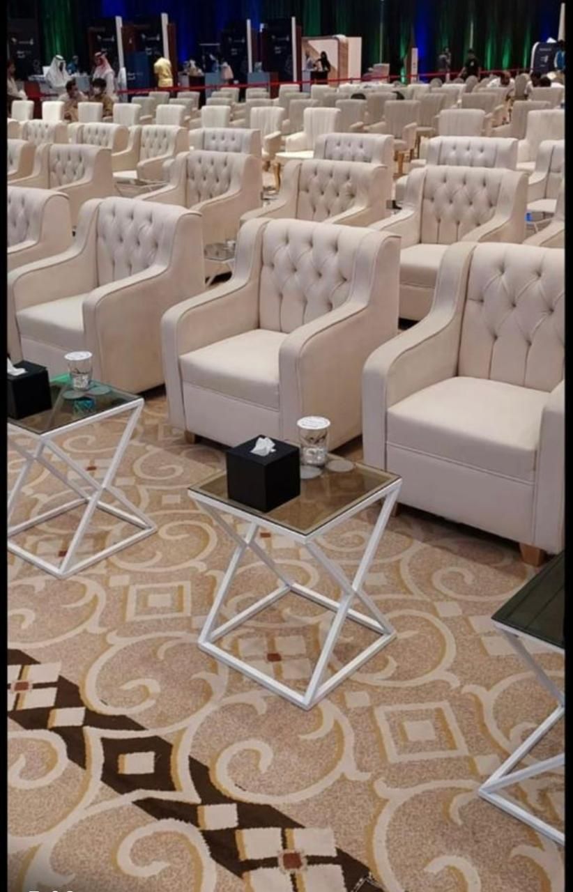 تاجير كراسي وطاولات وسماعات وزل ومكيفات وجلسات شعب