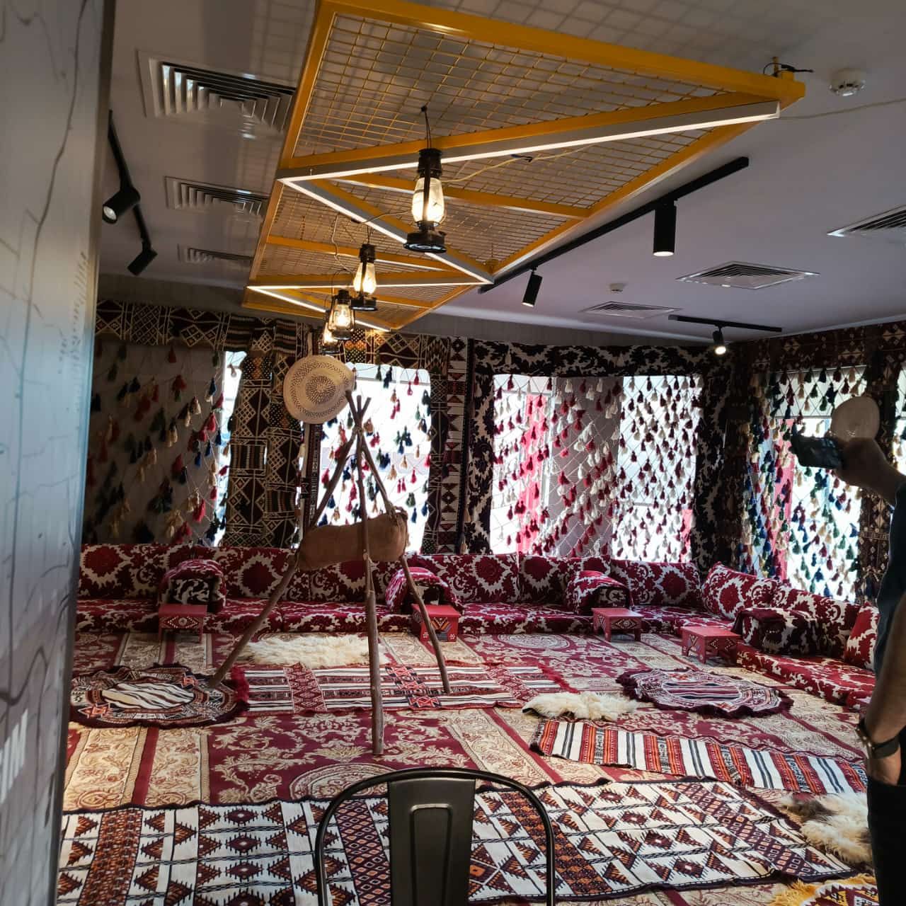 كراسي طاولات كنب زل جلسات شعبية ضيافه صبابين قهوجي