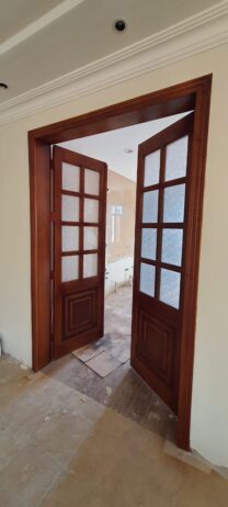 نجار أبواب وحلوق خشبيه سويدى وابلاكاش سنديال وابلا