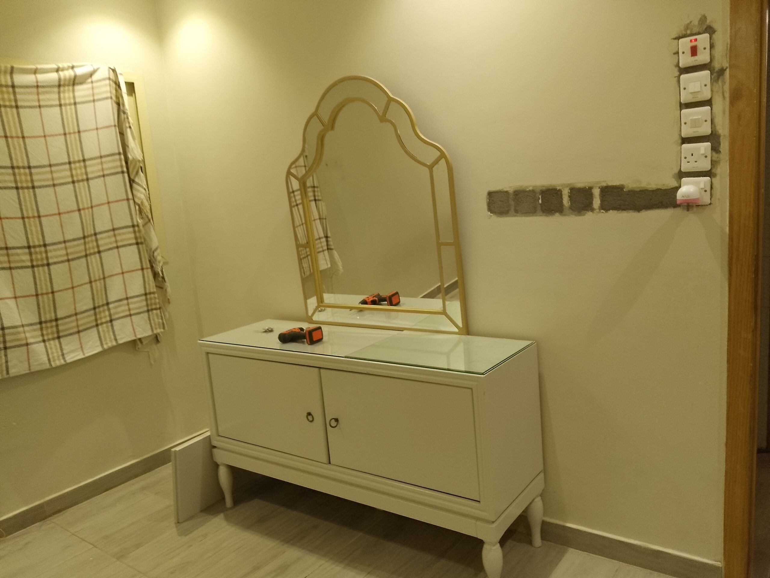 نشتري الأثاث المستعمل والجديد