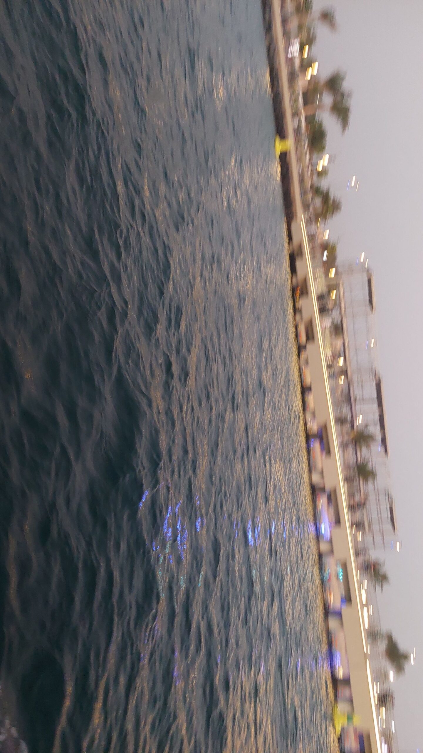 قارب للايجار رحلات بحريه