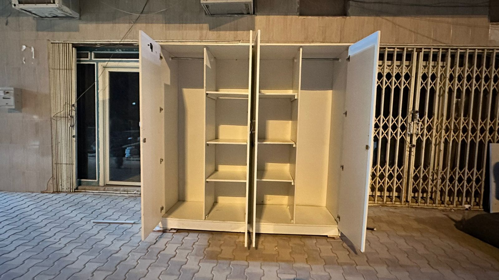 نشتري الأثاث المستعمل والجديد