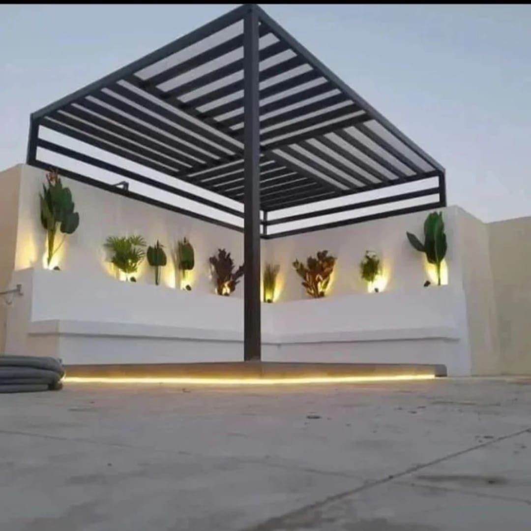 مضلات وسواتر وجلسات وهناجر مستودعات ساندويش بانل و