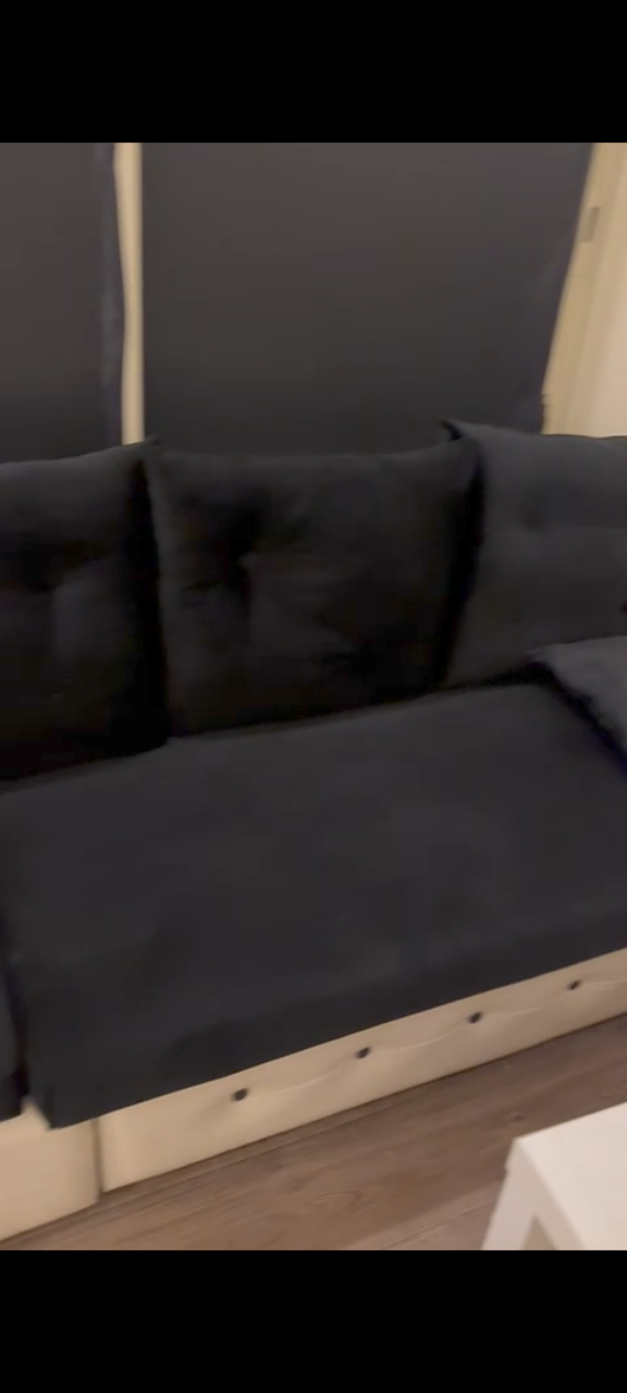 كنب للبيع مع ثلاث طاولات سيم 1500