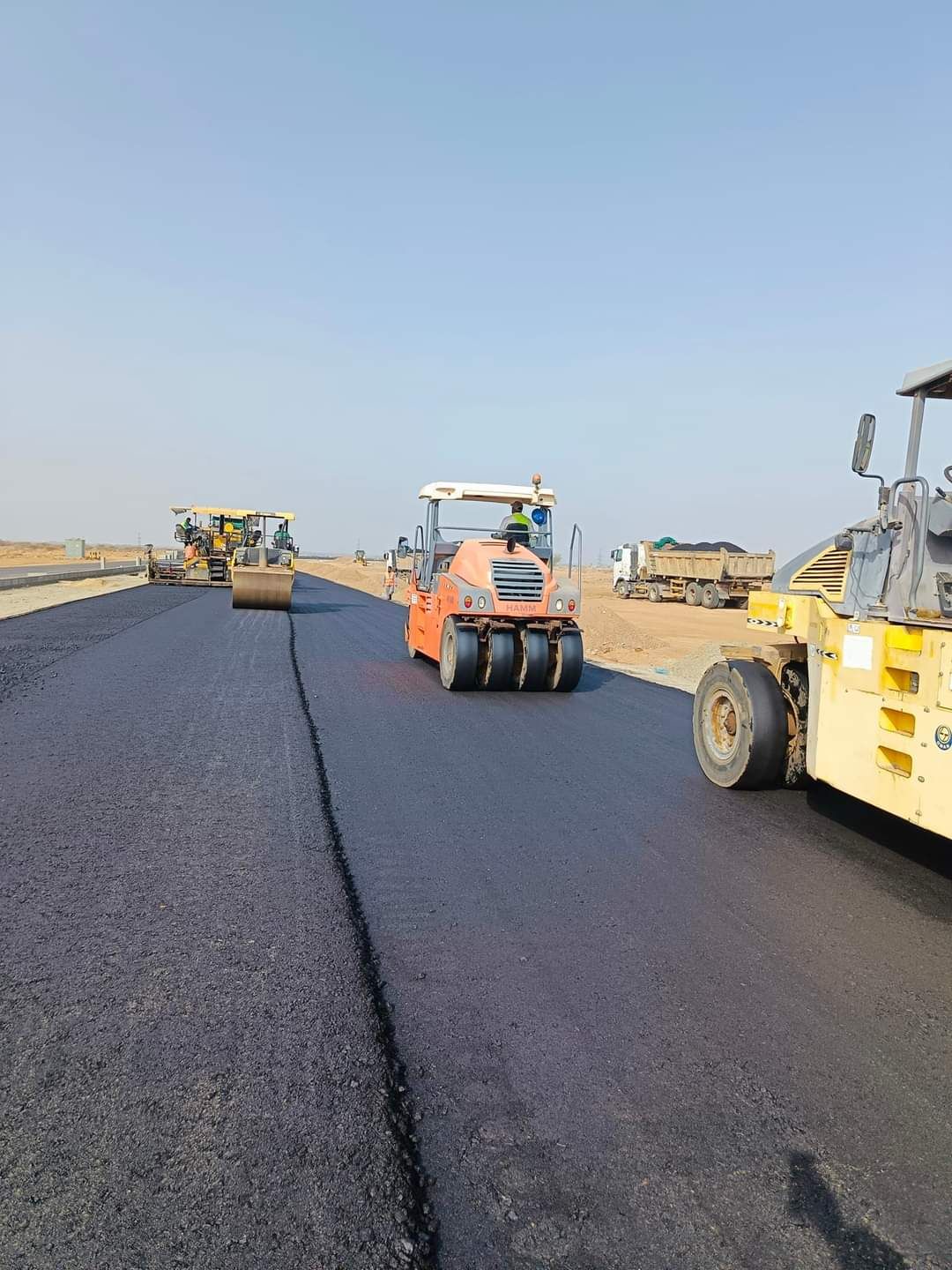 ابو عمر مقاول اسفلت باكستاني