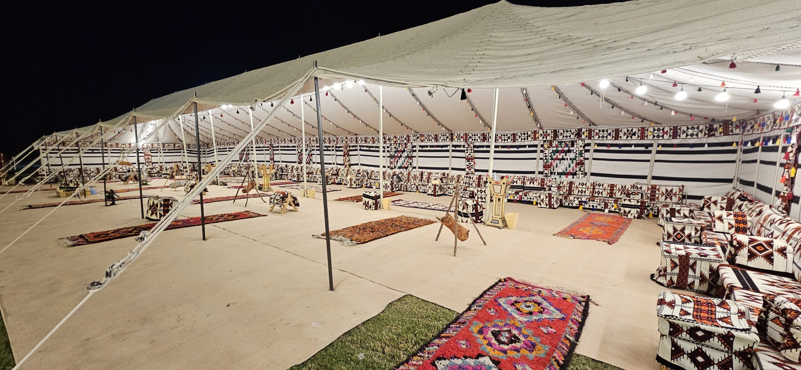 كراسي طاولات كنب زل جلسات شعبية ضيافه صبابين قهوجي