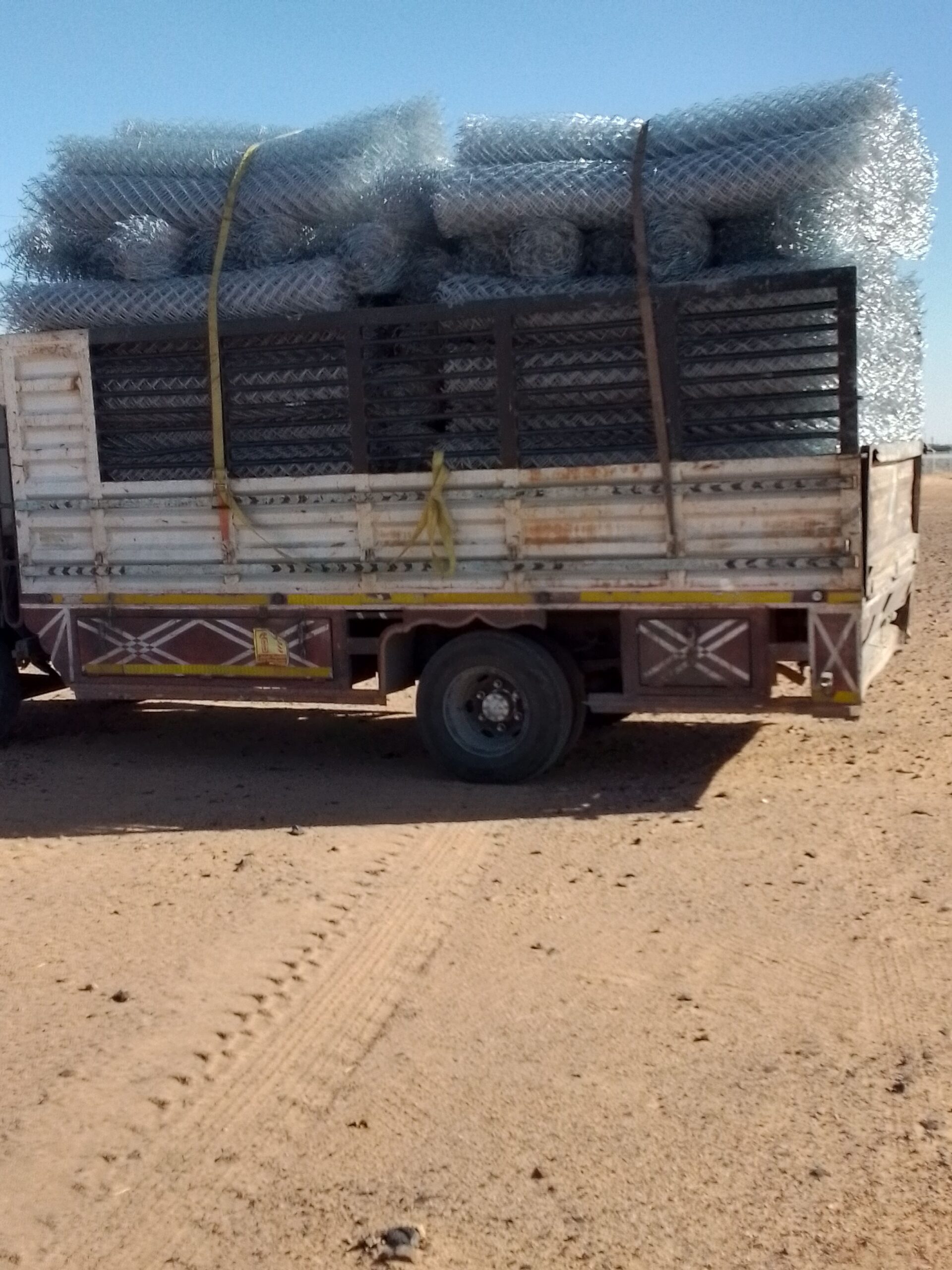 توريد وتركيب شبوك مزارع كسارات وستراحات وغيرها من