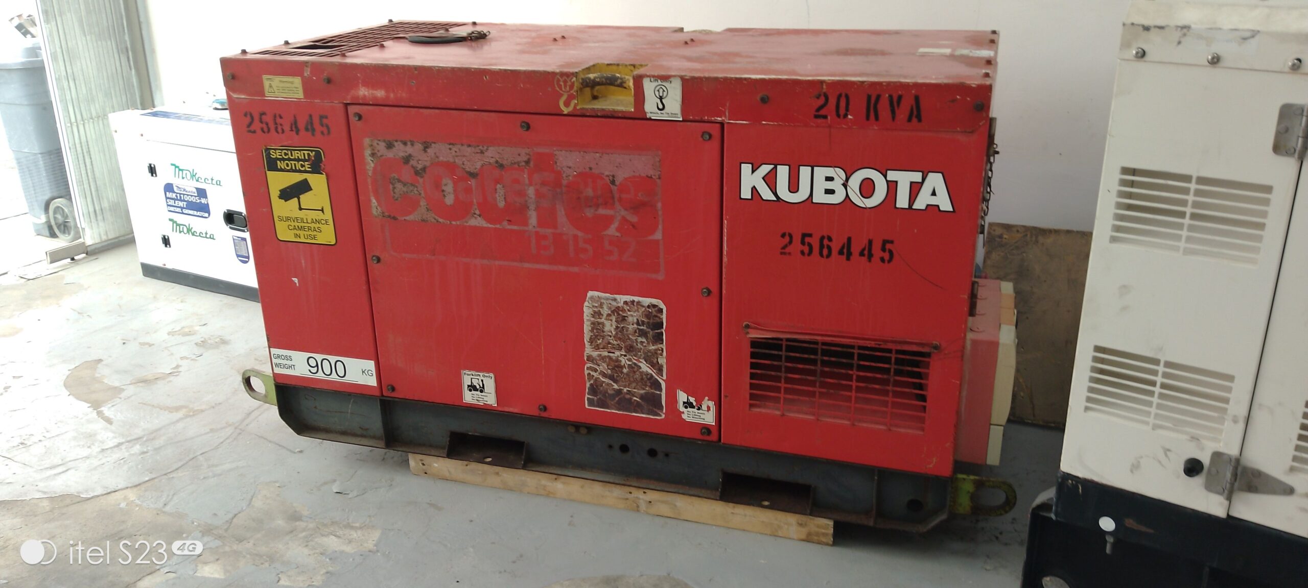 يوجد لدينا مولدات كهربائيه للبيع أو للإيجار كاتم ل