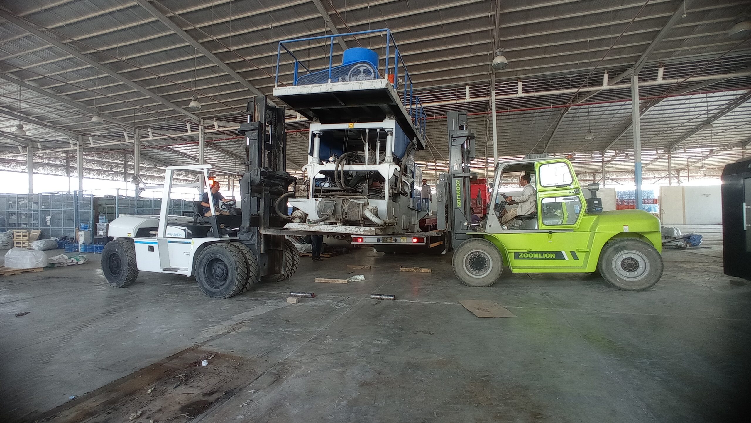 سيزر لفت رافعات شوكية سقالات كهرباء للايجار