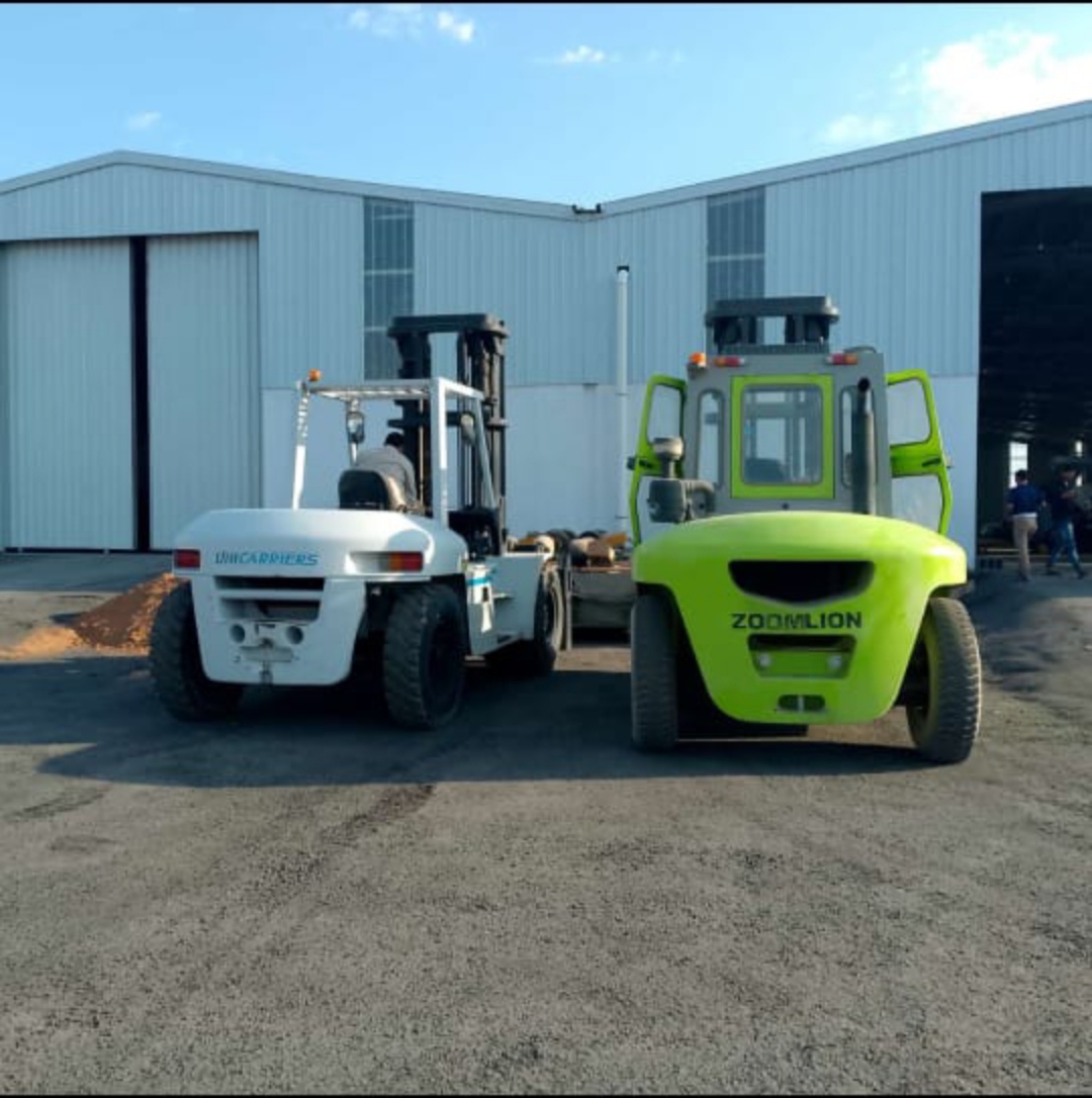 سيزر لفت رافعات شوكية سقالات كهرباء للايجار